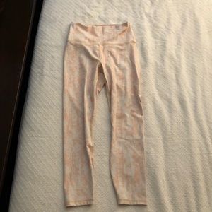 3/$10 😺 Fabletics pink and white pureluxe leggings